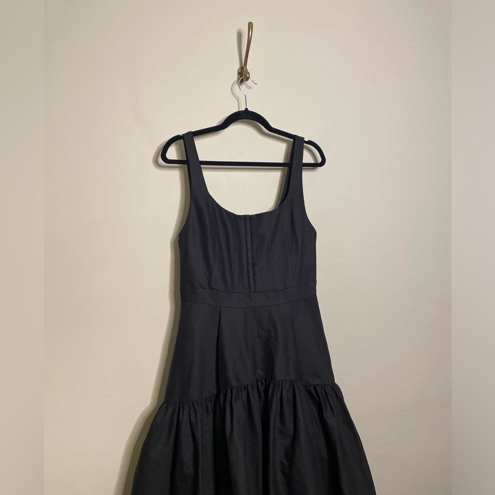 Alice + Olivia Diana Sleeveless Structured Midi Dress - Picture 8 of 14